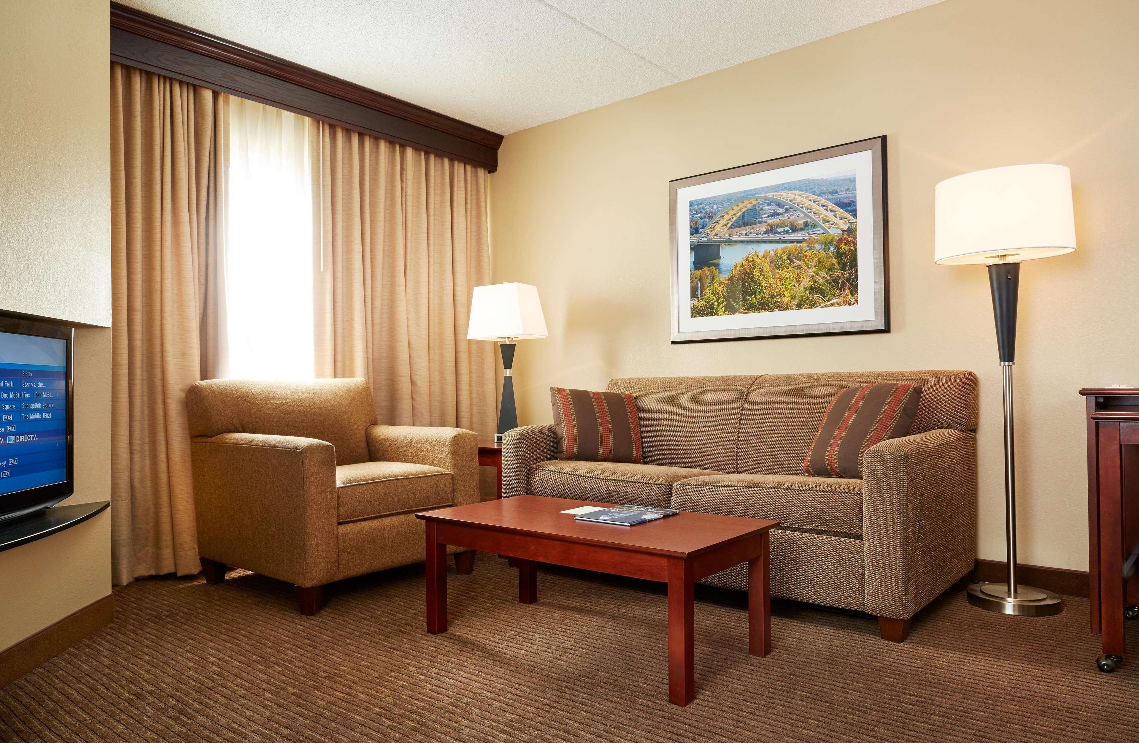 Doubletree Suites By Hilton Hotel Cincinnati - Blue Ash Sharonville Exterior photo