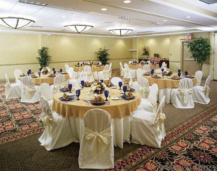 Doubletree Suites By Hilton Hotel Cincinnati - Blue Ash Sharonville Restaurant photo