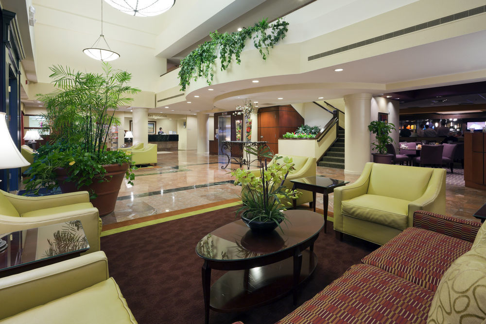 Doubletree Suites By Hilton Hotel Cincinnati - Blue Ash Sharonville Interior photo
