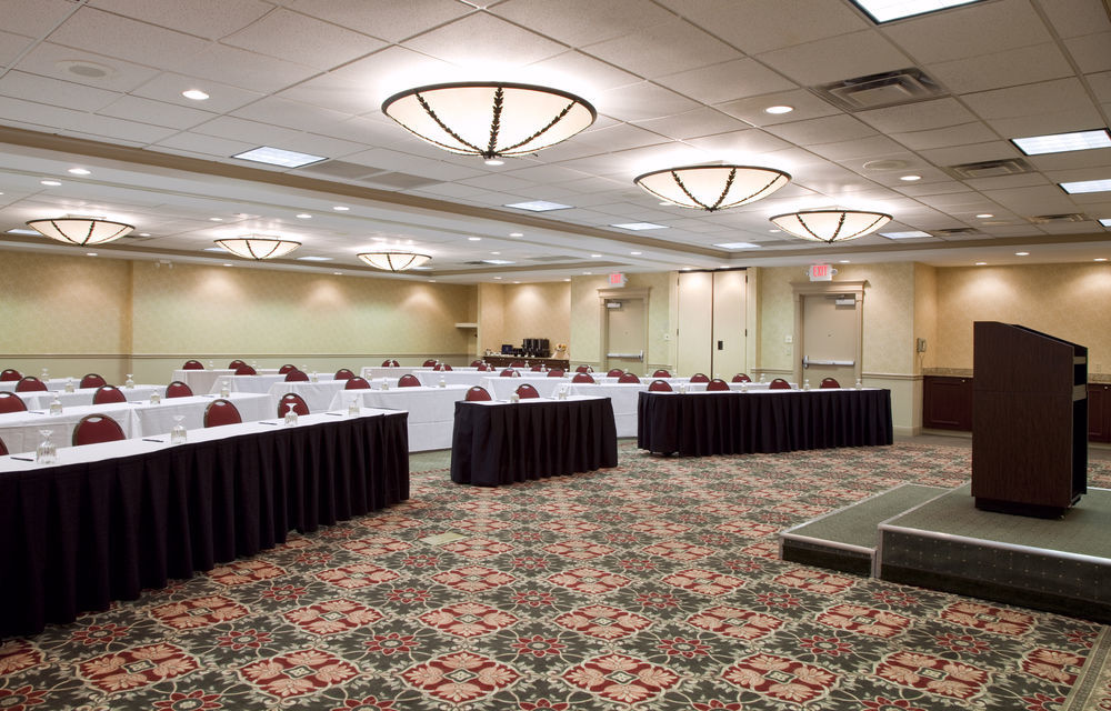 Doubletree Suites By Hilton Hotel Cincinnati - Blue Ash Sharonville Facilities photo