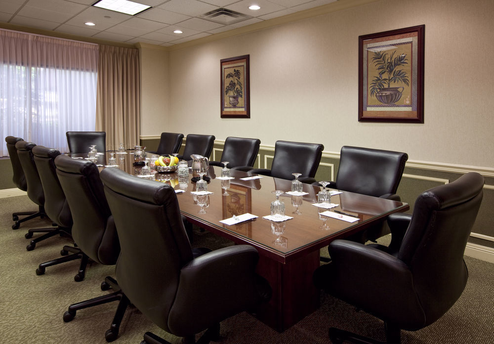 Doubletree Suites By Hilton Hotel Cincinnati - Blue Ash Sharonville Facilities photo